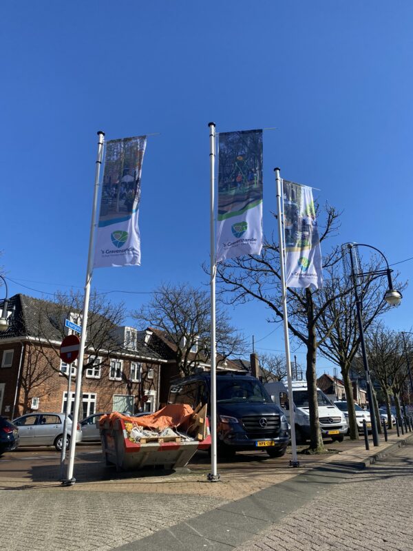 Banieren, staande vlaggen, hoogformaat vlaggen
